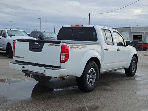 Used 2016 Nissan Frontier Desert Runner image 3