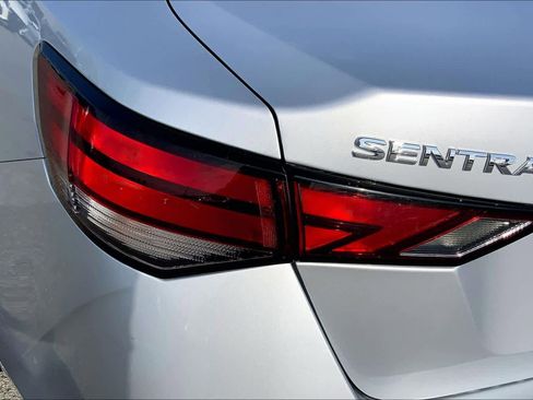 Used 2021 Nissan Sentra SV image 28