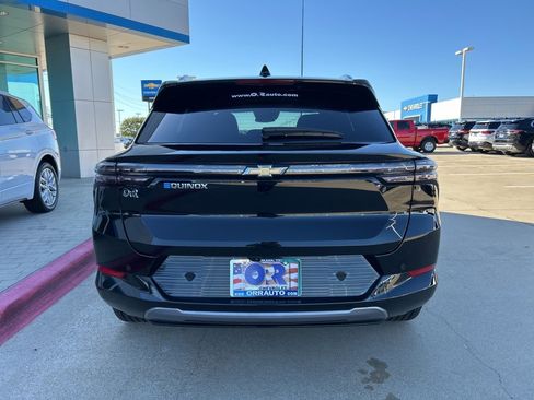 Used 2025 Chevrolet Equinox EV LT w/ Convenience Package image 6