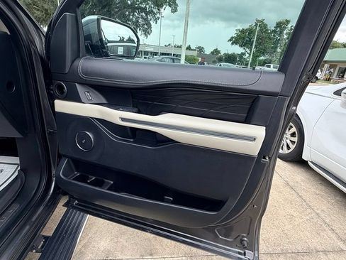 Used 2021 Ford Expedition Max Platinum RWD image 90