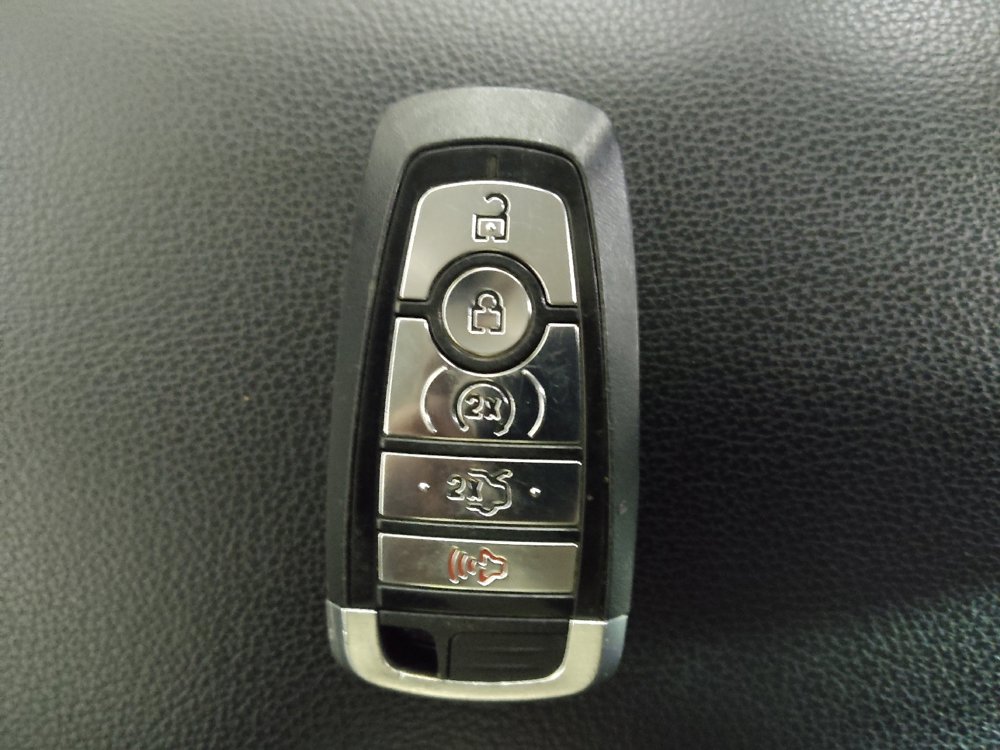 Used 2019 Ford Fusion Energi Titanium FWD image 32