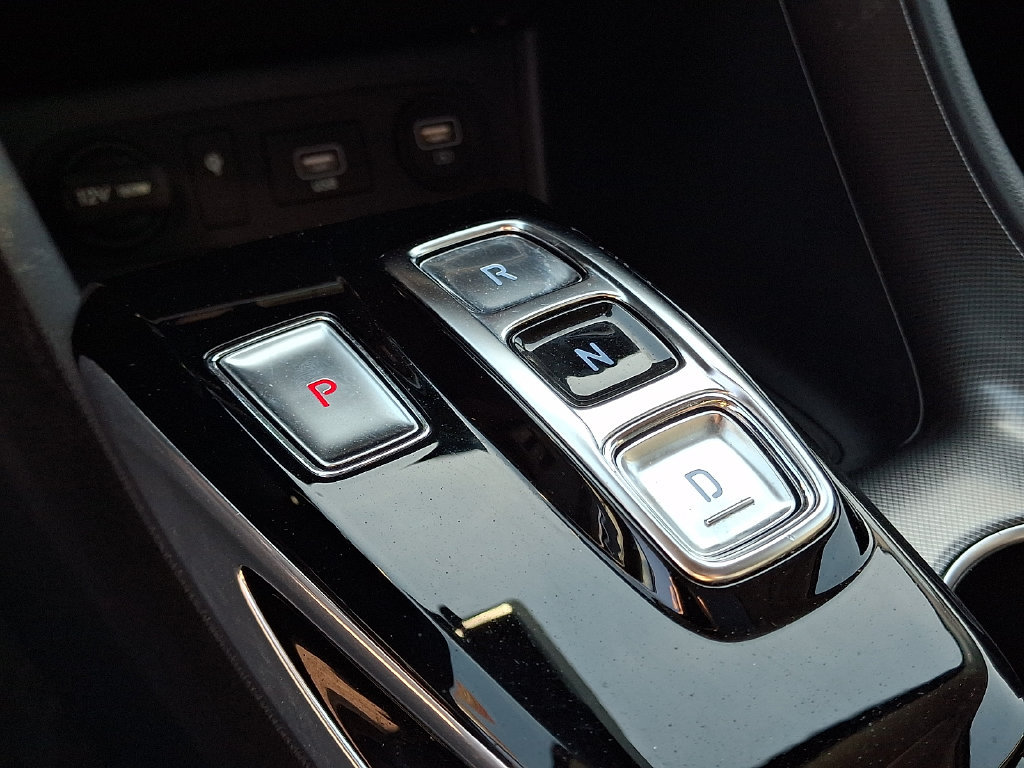 Used 2023 Hyundai Sonata Limited w/ Preferred Accessory Package FWD image 15