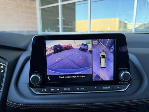 Used 2025 Nissan Rogue SV image 23