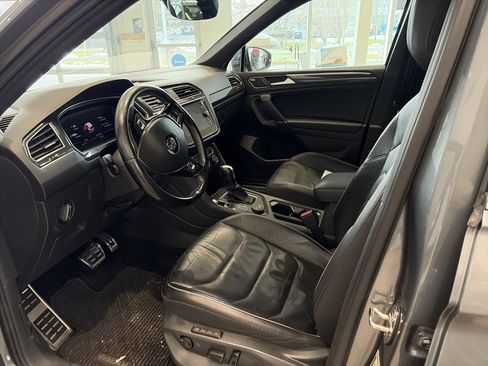 Used 2020 Volkswagen Tiguan SEL Premium R-Line image 10