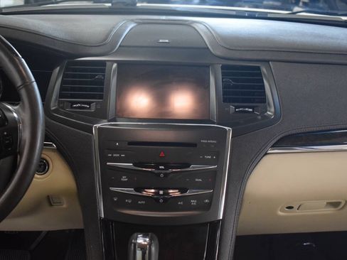 Used 2013 Lincoln MKS AWD image 44