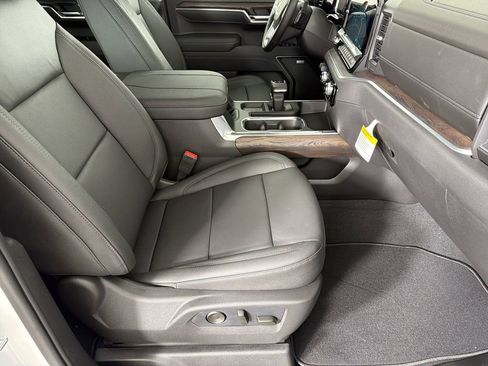 New 2026 GMC Sierra 1500 SLT w/ SLT Premium Plus Package image 11