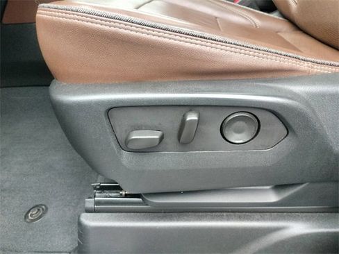 Used 2023 Chevrolet Suburban High Country image 28