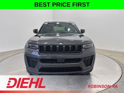 New 2026 Jeep Grand Cherokee Altitude AWD/4WD image 2