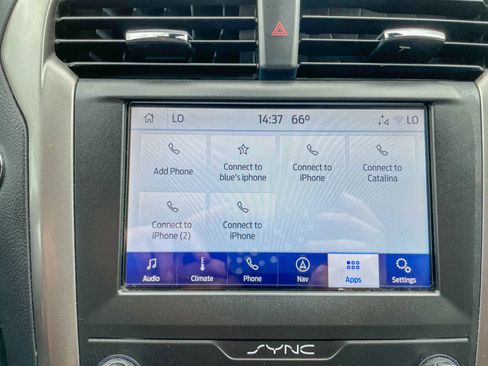 Used 2020 Ford Fusion SE FWD image 22