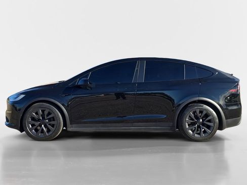 Used 2022 Tesla Model X image 2