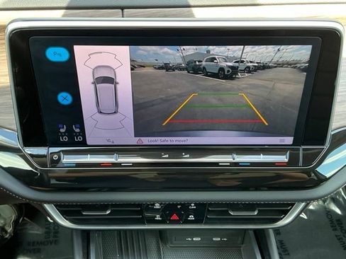Certified 2025 Volkswagen Atlas SEL AWD/4WD image 28