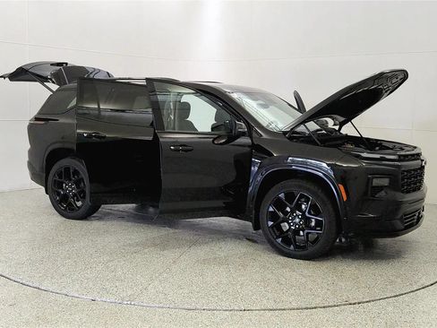 Used 2024 Chevrolet Traverse RS FWD image 9