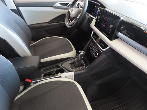 New 2025 Volkswagen Taos SE image 25
