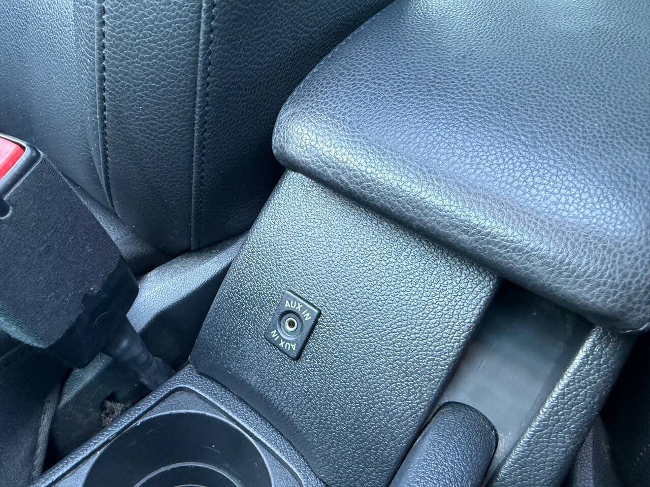 Used 2010 Volkswagen Jetta TDI FWD image 36