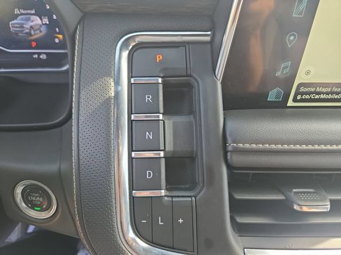 Used 2024 Chevrolet Tahoe Premier AWD/4WD image 30