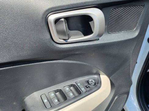 New 2026 Hyundai Venue SEL FWD image 31