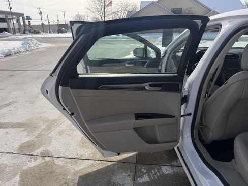 Used 2020 Ford Fusion SEL image 28