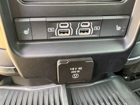Used 2025 RAM 2500 Laramie AWD/4WD image 35