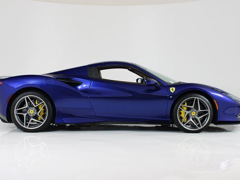 Certified 2023 Ferrari F8 Tributo RWD image 13