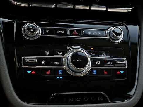 Certified 2022 Lincoln Corsair FWD w/ Equipment Group 101A image 21