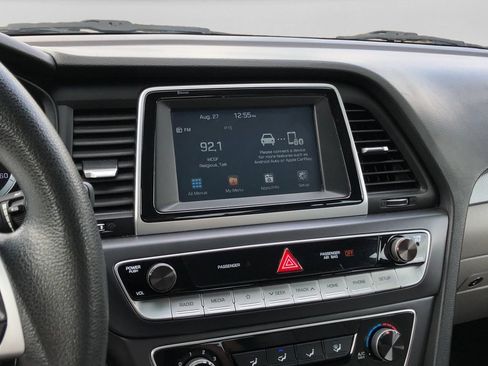 Used 2018 Hyundai Sonata SE FWD image 14