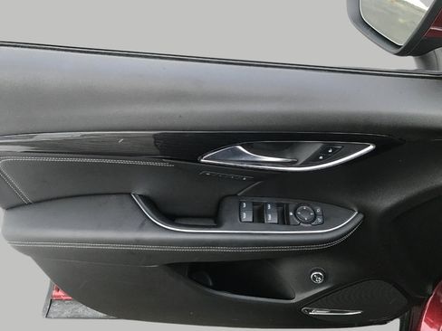 Used 2022 Buick Envision Essence w/ Technology Package I image 27