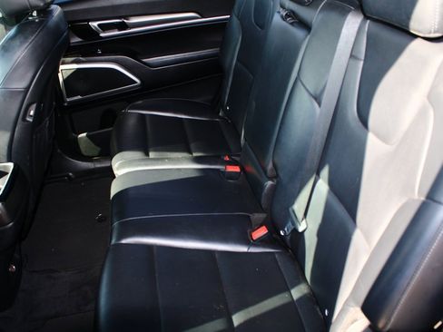 Used 2020 Kia Telluride S w/ S 8 Passenger Seating Package image 12