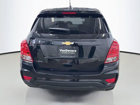 Used 2020 Chevrolet Trax LS w/ Tint and Cruise Package FWD image 8