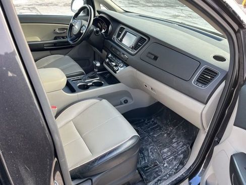 Used 2020 Kia Sedona EX image 14