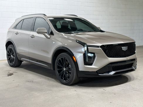 Used 2025 Cadillac XT4 Sport w/ LPO, Onyx Lite Package FWD image 6