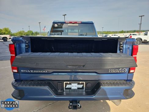 Used 2025 Chevrolet Silverado 2500 High Country w/ Technology Package AWD/4WD image 6