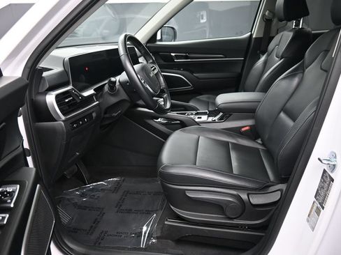 Used 2024 Kia Telluride LX AWD/4WD image 18