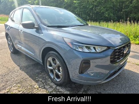 Used 2023 Ford Escape ST-Line w/ Tech Pack #1 AWD/4WD image 2