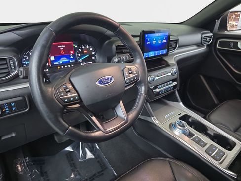 Used 2020 Ford Explorer XLT w/ Equipment Group 202A image 20