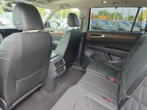 New 2026 Volkswagen Atlas SE image 13
