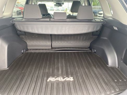 Used 2020 Toyota RAV4 XLE w/ XLE Grade Weather Package AWD/4WD image 13