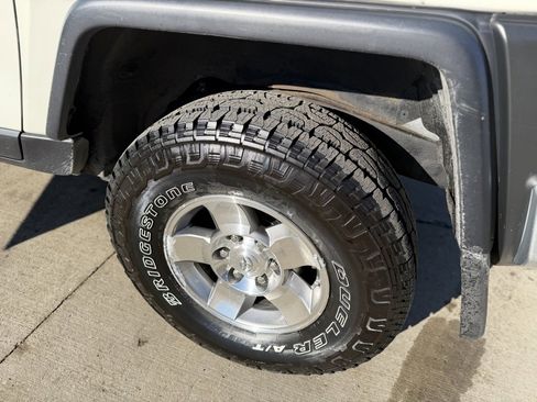 Used 2010 Toyota FJ Cruiser Base image 12