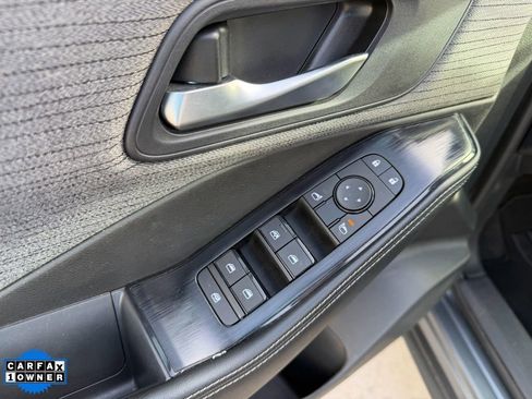 Used 2023 Nissan Rogue SV image 13