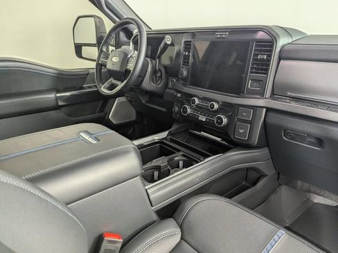 Used 2025 Ford F450 Platinum w/ FX4 Off-Road Package AWD/4WD image 28