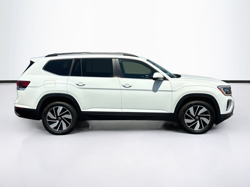 Used 2024 Volkswagen Atlas SE AWD/4WD image 4