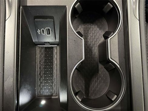 Used 2025 Lincoln Nautilus Reserve image 23