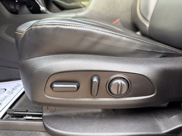 Used 2018 Chevrolet Traverse LT FWD image 14