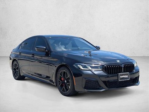 Used 2022 BMW 530i w/ M Sport Package RWD image 3