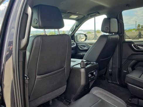 Used 2022 Chevrolet Tahoe Z71 w/ Z71 Off-Road Package AWD/4WD image 20