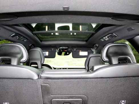 Used 2018 Volvo XC60 T8 R-Design w/ Convenience Package image 8