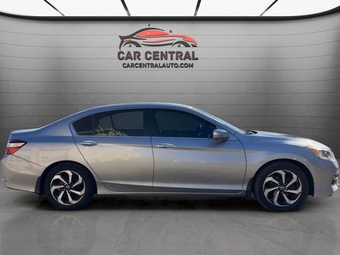 Used 2017 Honda Accord EX image 7