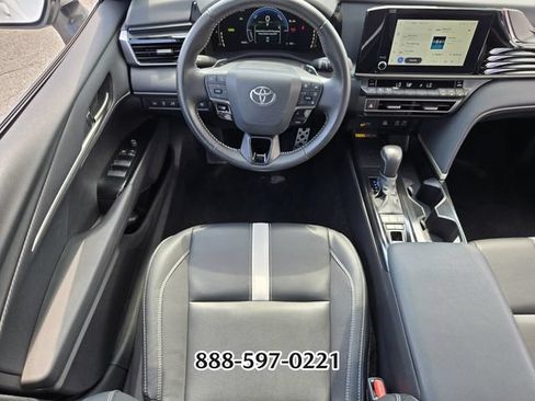 Used 2025 Toyota Camry SE FWD image 12