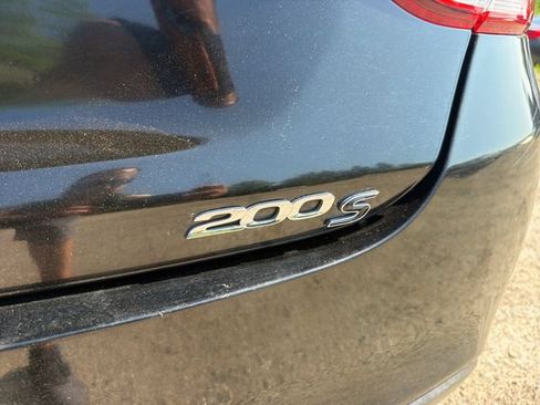 Used 2015 Chrysler 200 S FWD image 9
