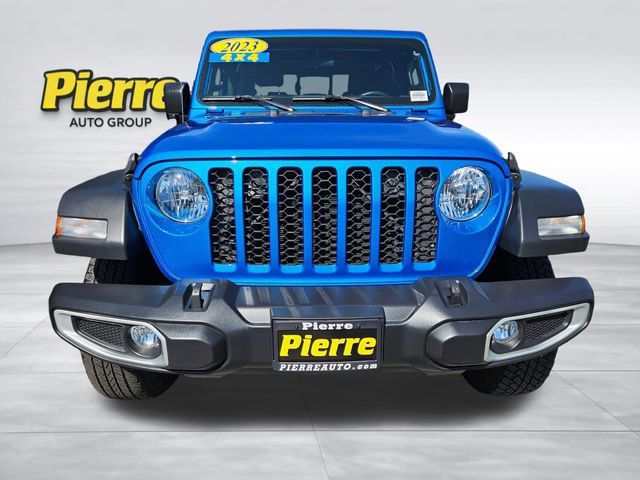 Used 2023 Jeep Gladiator Sport w/ Trailer Tow Package AWD/4WD image 9