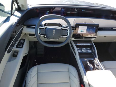 New 2026 Lincoln Nautilus Premier image 15